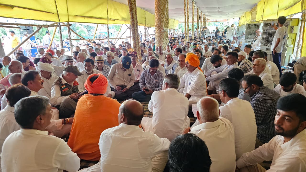 Yaduvanshi Community Holds Mahapanchayat, Demands Change in Film Title ‘120 Bahadur’