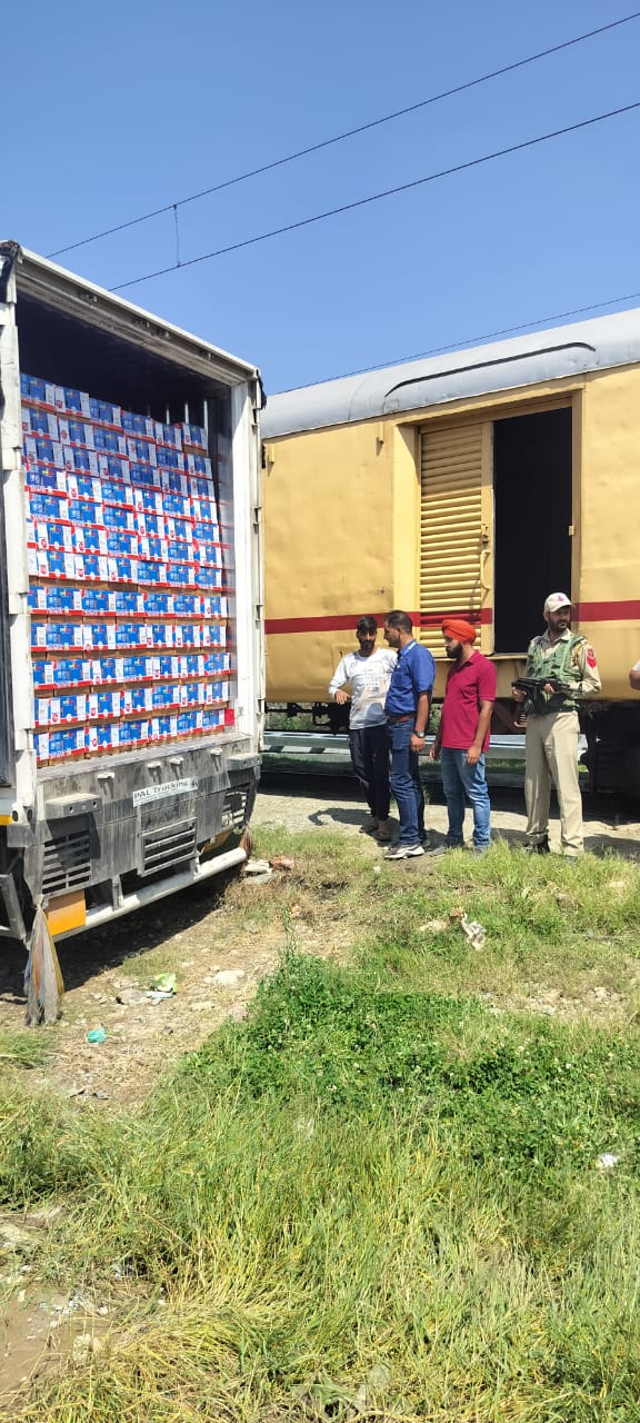 From Orchard to Market: Indian Railways Launches JPP-RCS for Kashmir’s Fruit Growers