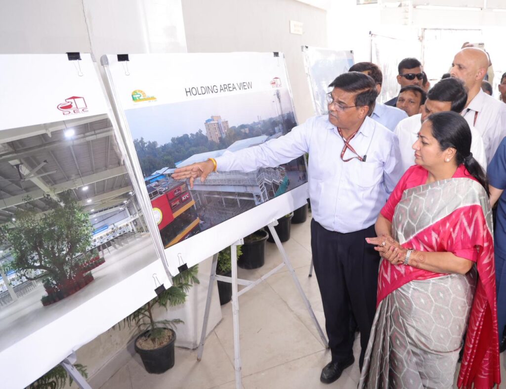 New Delhi Station Gears Up for Festive Season: Chief Minister and MP Inspect Yatri Suvidha Kendra, Praise Railways’ Preparedness