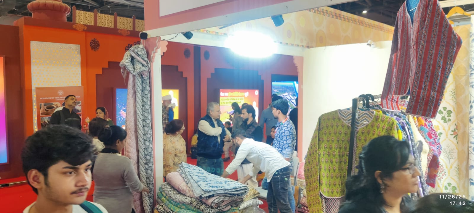 Ultra-Light Jaipuri Quilts Draw Massive Crowds at Rajasthan Pavilion